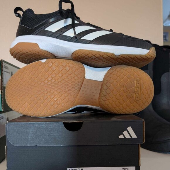 Adidas Ligra 7 (size 8) - Picture 1 of 3